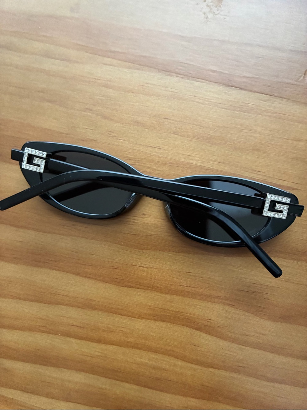 Black Cat-Eye Gucci Sunglasses - Women Accessories - Picture 6 of 9